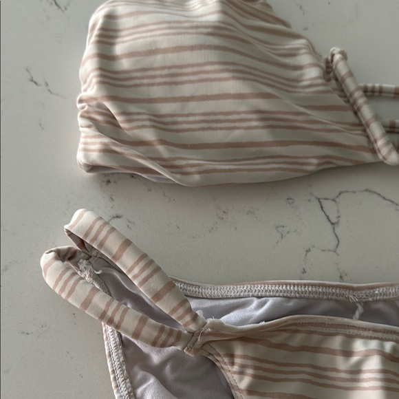 O’Neill white beige tan 2pc Striped Bikini Set top bottom S M swimsuit swimwear - Picture 3 of 8
